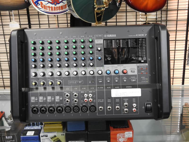 Yamaha EMX7 8 channel Powered Mixer