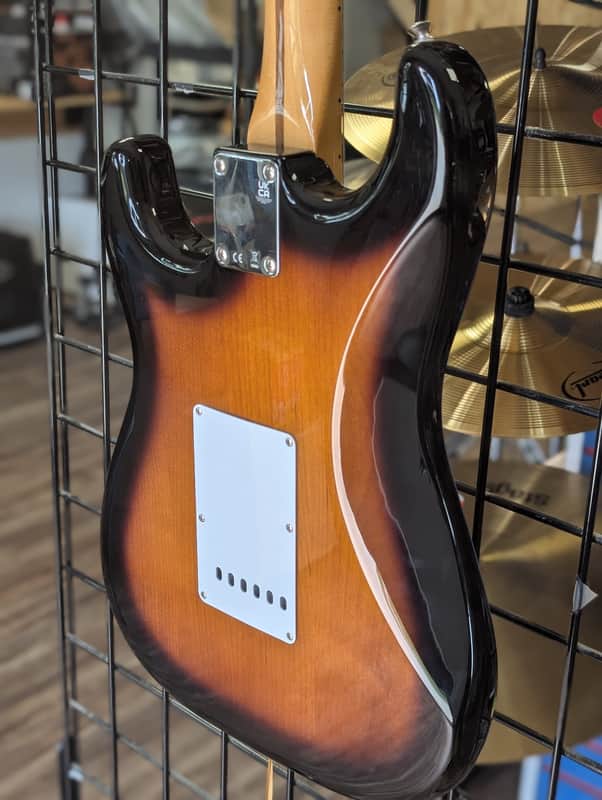 Fender Vintera II ’70s Stratocaster Maple 3-Color Sunburst 2023 – New 2023 - Image 8