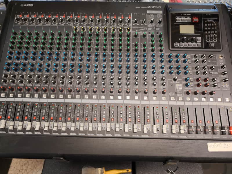Yamaha MGP24X 24 Channel Analog Mixing Console 2017 - Present - Black