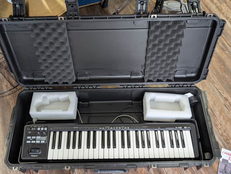 Roland A-49 49 Key USB MIDI Keyboard Controller Black with Hard Case