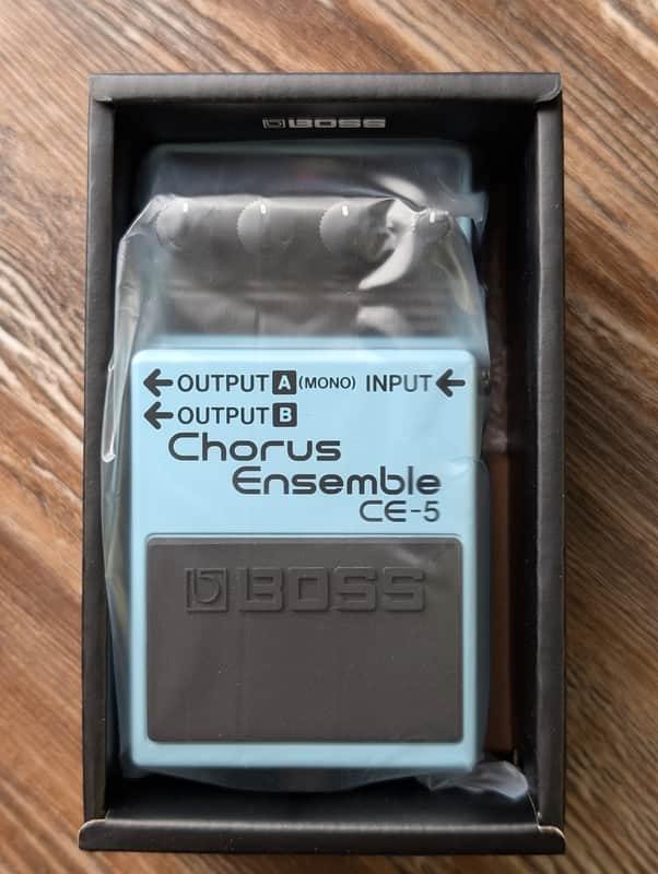 Boss CE-5 Chorus Ensemble Stereo Guitar Effects Pedal NEW IN BOX - Image 2