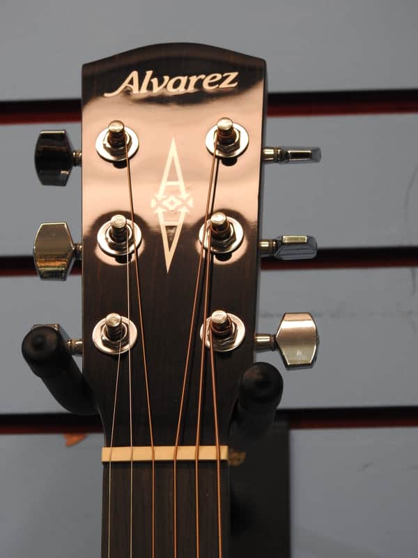 Alvarez RD26 Left Hand W/ Bag Natural Gloss - Image 4